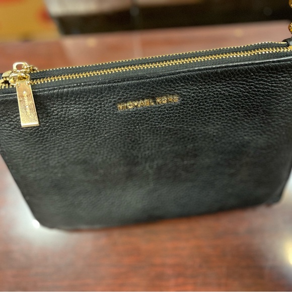 Michael Kors cross body - Picture 8 of 12